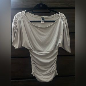 XS Windsor top in light taupe